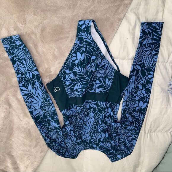 OP Women’s Swim Long Sleeve One-Piece with open ladder back -Blue Floral-NWT- M - Picture 7 of 7